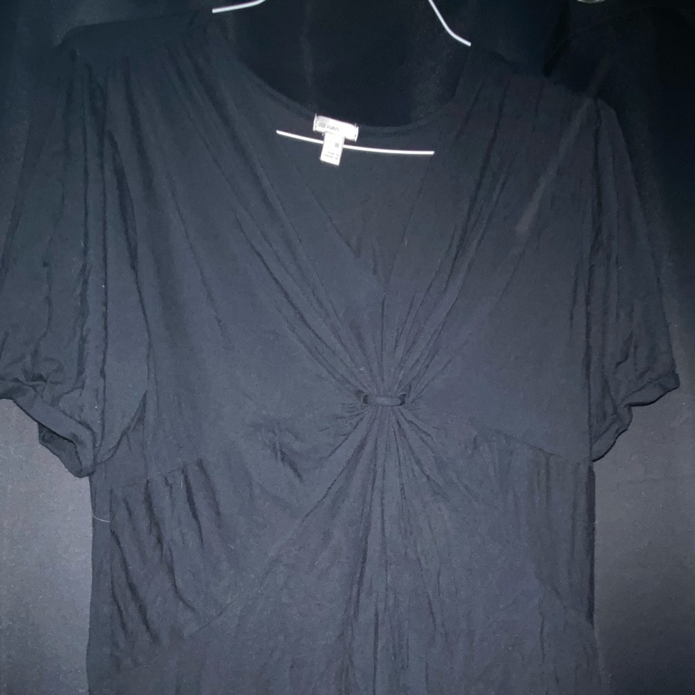 Old Navy black top